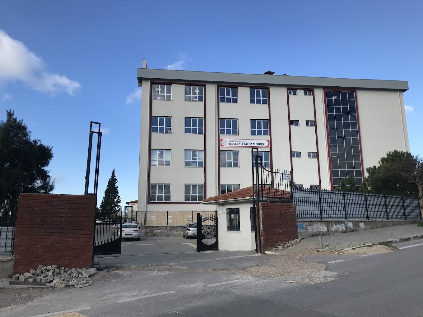 İzmir Bornova mesleki eğitim merkezi